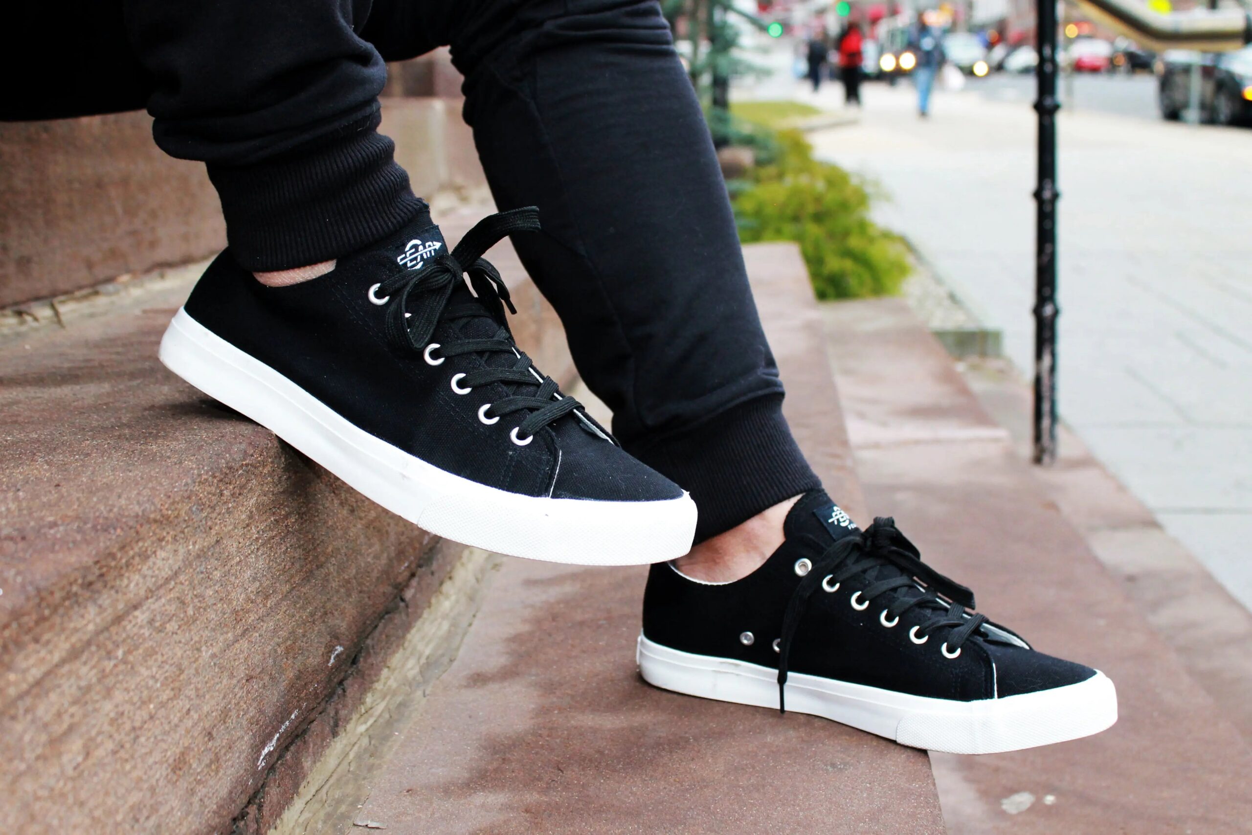 Retro Black/White Canvas Sneakers Unisex Size - Cushioned Insole - Image 2