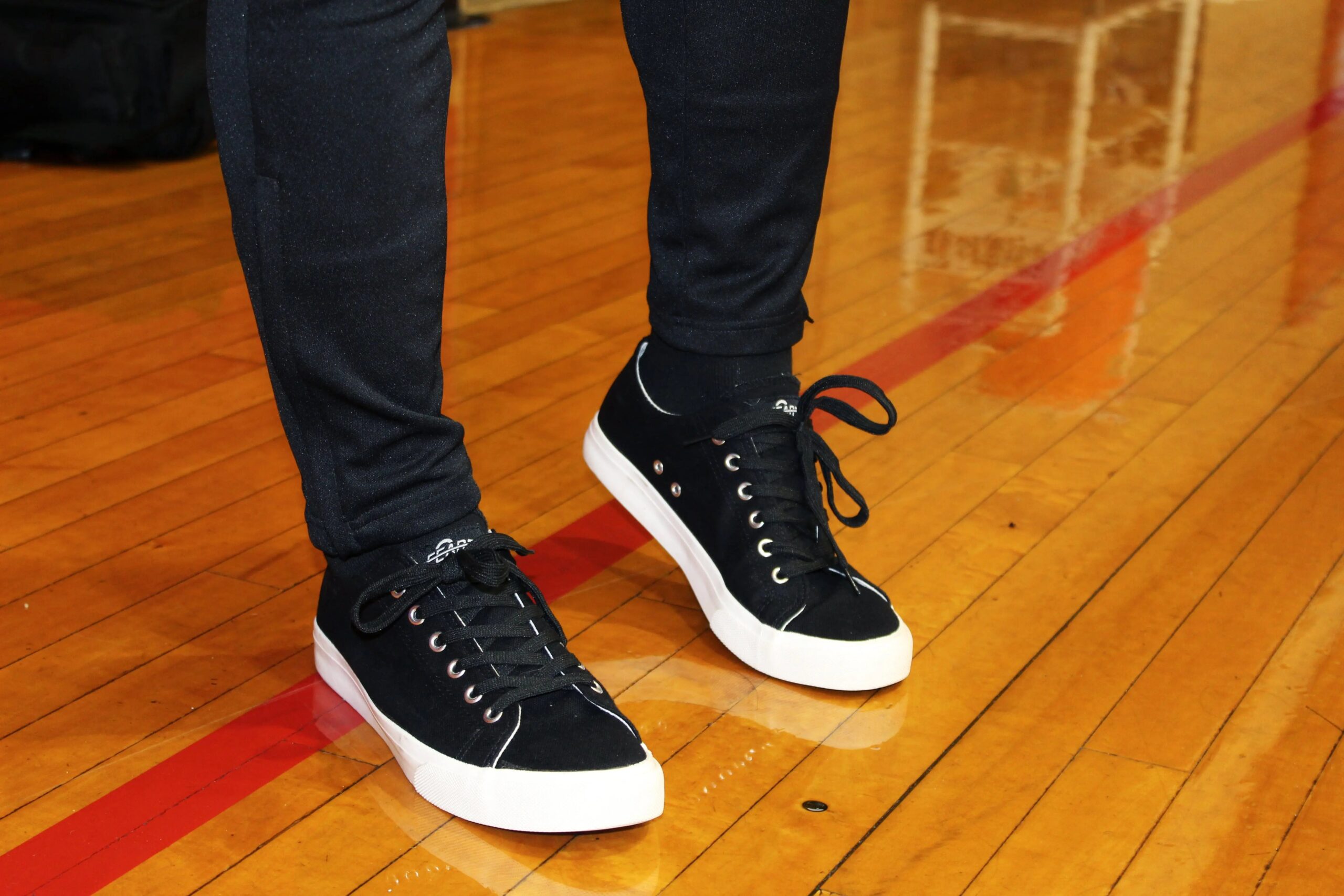 Retro Black/White Canvas Sneakers Unisex Size - Cushioned Insole - Image 3