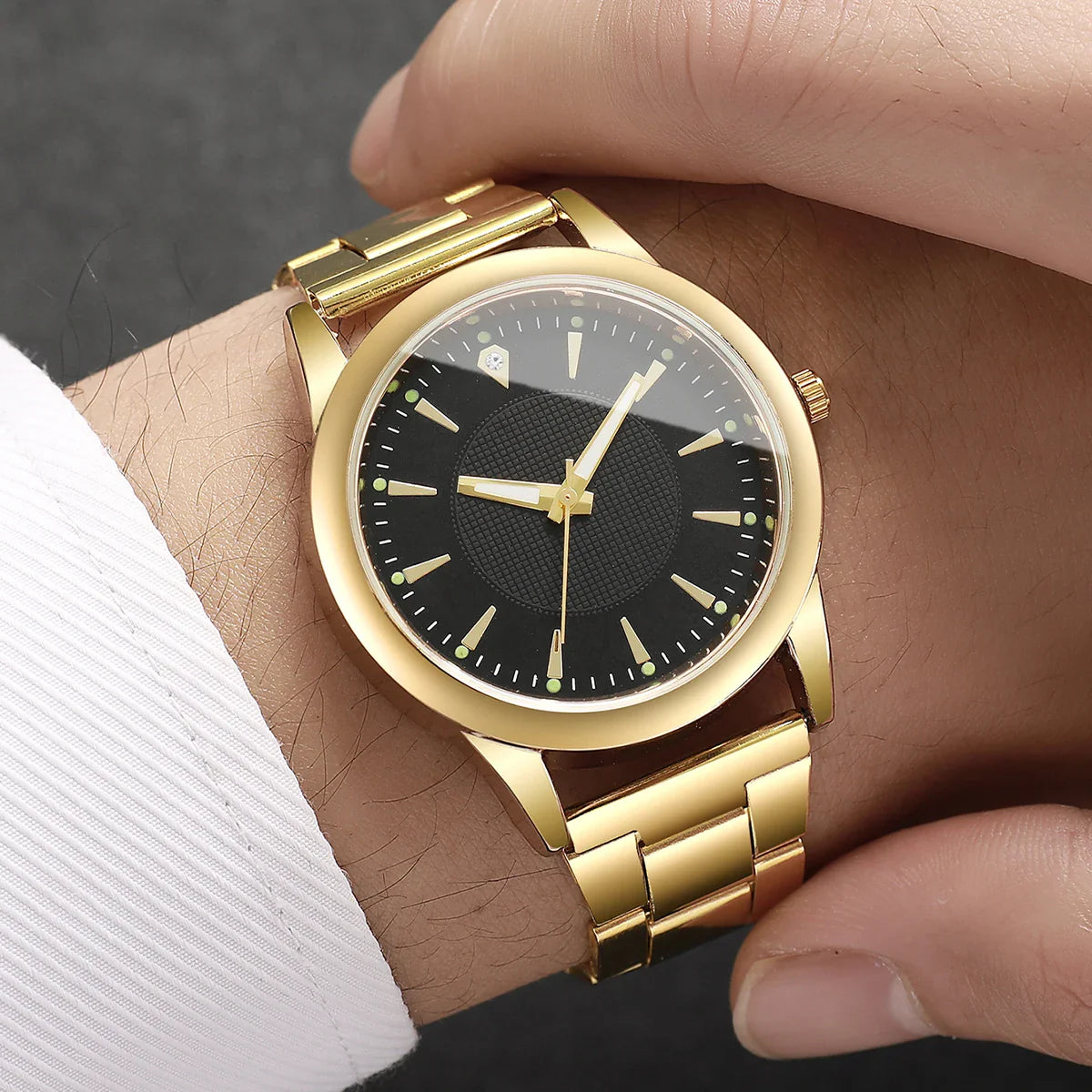 Couple Quartz Gold Watches Set - Image 3