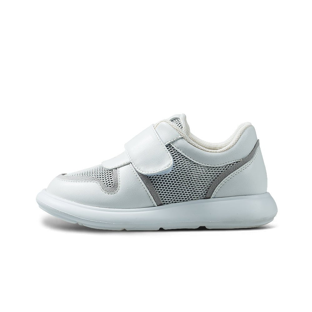 Avery Extra Lightweight Kids Sneakers - Image 20